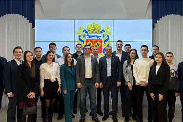 Олег Димов пожелал новой команде Молодежного парламента успешного старта